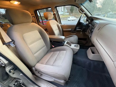 Used 2005 Ford Explorer Sport Trac XLS image 21