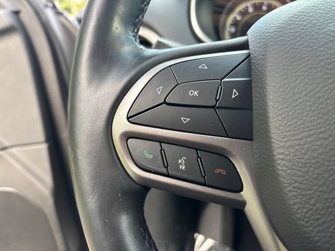 Used 2021 Jeep Cherokee Latitude Lux AWD/4WD image 12
