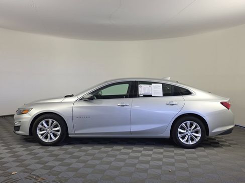 Used 2020 Chevrolet Malibu LT FWD image 3