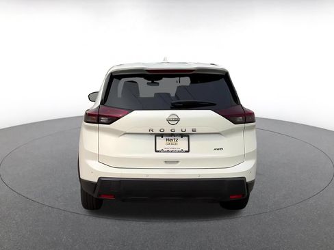 Used 2026 Nissan Rogue SV AWD/4WD image 12