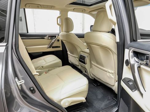 Used 2022 Lexus GX 460 Luxury w/ Sport Design Package image 33