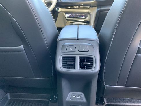 Used 2023 Buick Envision Avenir image 33