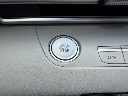 Used 2024 Hyundai Elantra Limited FWD image 20