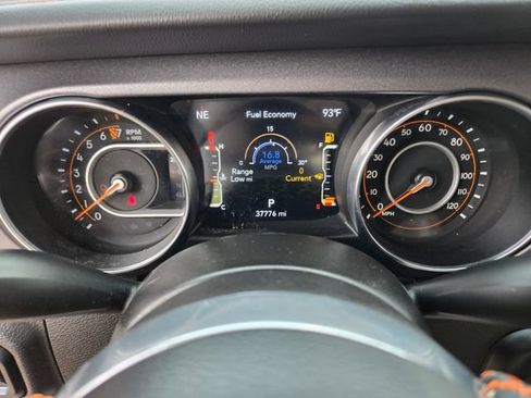 Used 2023 Jeep Gladiator Mojave w/ Cold Weather Group AWD/4WD image 33