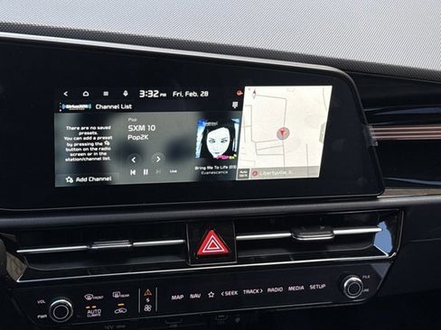 New 2025 Kia Niro SX Touring image 10