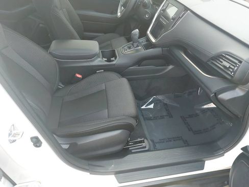 Used 2025 Subaru Outback AWD/4WD image 10