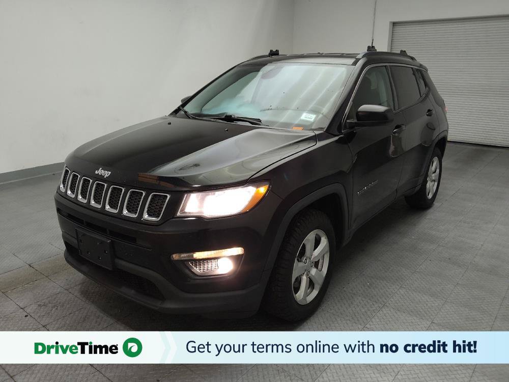 Used 2017 Jeep Compass Latitude w/ Cold Weather Group AWD/4WD image 1