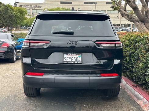 Used 2023 Jeep Grand Cherokee L Laredo RWD image 5