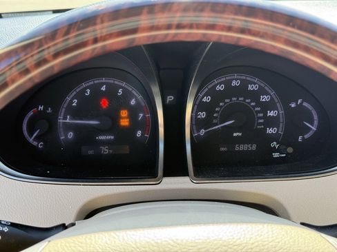 Used 2011 Toyota Avalon Limited image 18