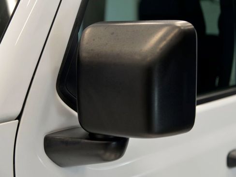 Used 2021 Jeep Wrangler Unlimited Sahara w/ Cold Weather Group image 12