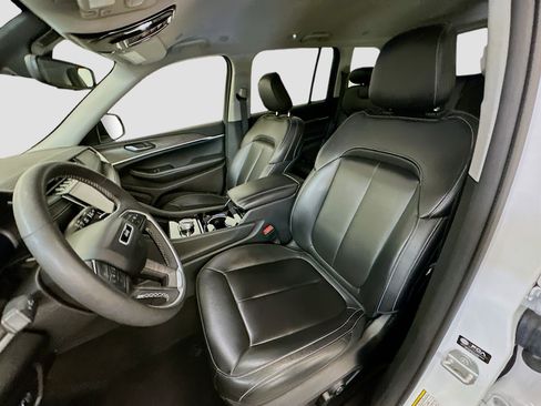 Used 2023 Jeep Grand Cherokee Limited image 13