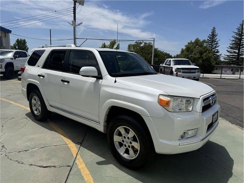 Used 2013 Toyota 4Runner SR5 w/ Convenience Pkg AWD/4WD image 4