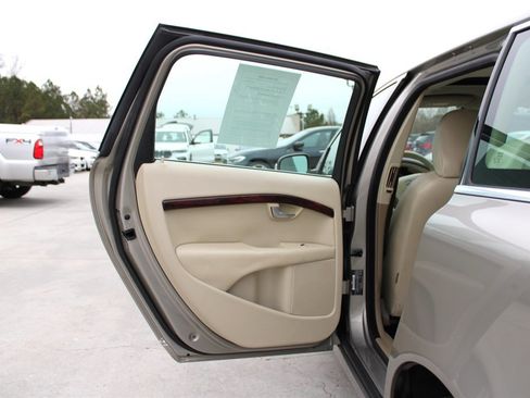 Used 2008 Volvo V70 image 28