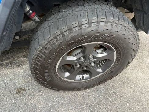 Used 2020 Jeep Gladiator Rubicon AWD/4WD image 9