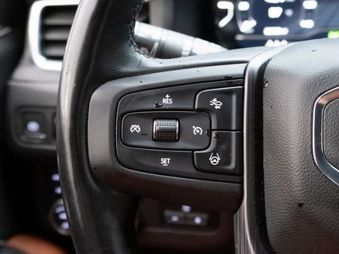 Used 2023 GMC Yukon XL Denali Ultimate image 7