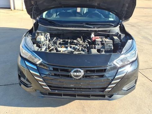 Used 2023 Nissan Versa SV image 18