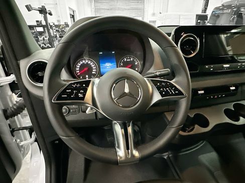 Used 2026 Mercedes-Benz Sprinter 2500 image 11