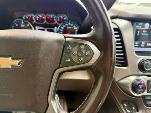 Used 2020 Chevrolet Suburban Premier AWD/4WD image 21