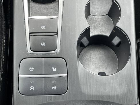 Certified 2022 Ford Escape Titanium w/ Titanium Elite Package image 31