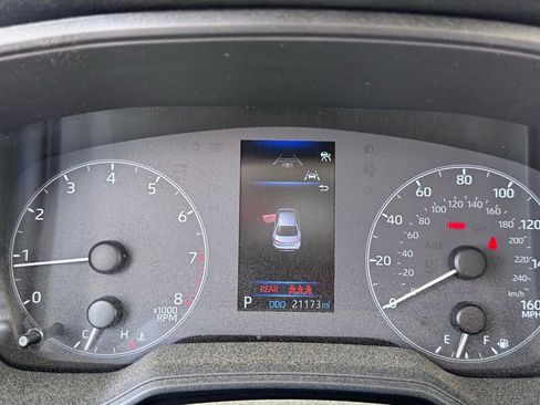 Used 2025 Toyota Corolla LE image 8