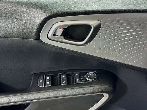 Used 2024 Kia Soul LX w/ Option Group 015 FWD image 23