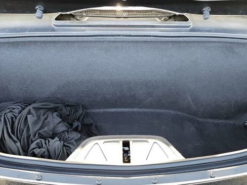 Used 2021 Chevrolet Corvette Stingray Premium Conv w/ Z51 Performance Package image 7