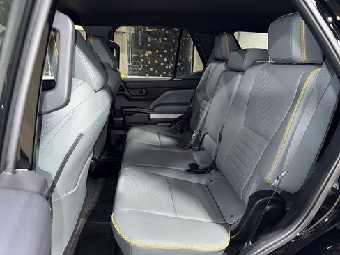 Used 2025 Toyota 4Runner Trailhunter image 17