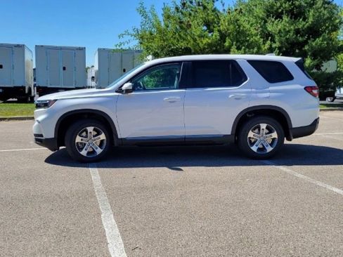 Used 2025 Honda Pilot EX-L image 17