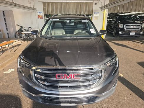 Used 2019 GMC Terrain SLT w/ Preferred Package FWD image 2