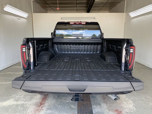 New 2025 GMC Sierra 2500 AT4 w/ AT4 Premium Plus Package image 7