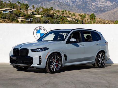 New 2026 BMW X5 xDrive50e image 1