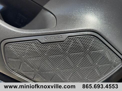 Used 2020 Toyota RAV4 XLE FWD image 15