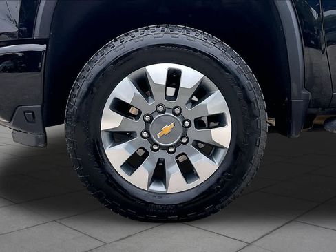 Used 2025 Chevrolet Silverado 2500 Custom w/ Custom Value Package AWD/4WD image 11