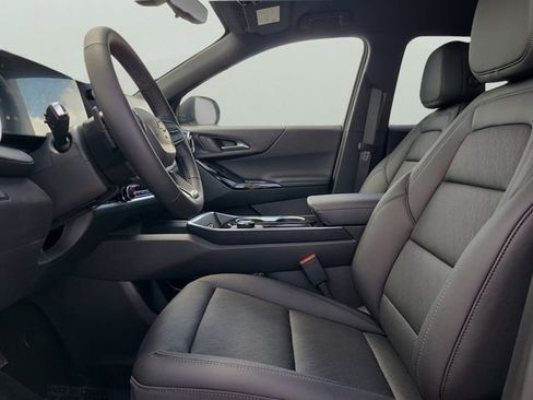 New 2026 Chevrolet Equinox LT w/ Convenience Package II FWD image 21