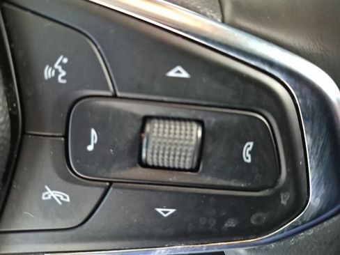 Used 2025 Chevrolet Trax ACTIV FWD image 22