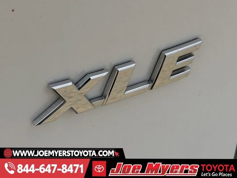 Used 2025 Toyota RAV4 XLE image 11