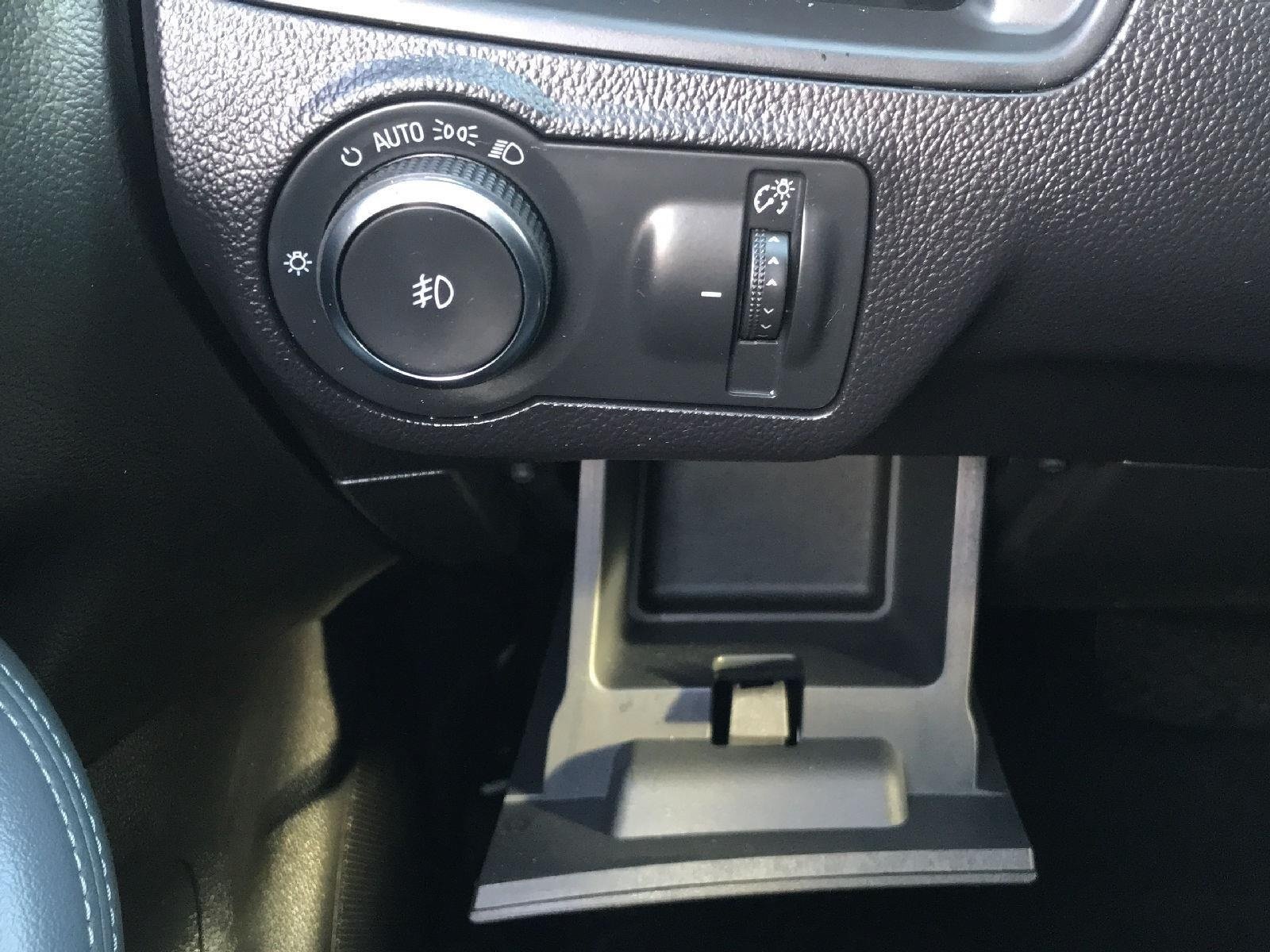 Used 2020 Buick Envision Essence AWD/4WD image 17