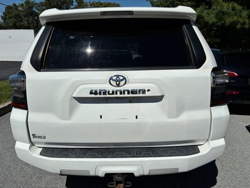 Used 2014 Toyota 4Runner SR5 Premium image 5
