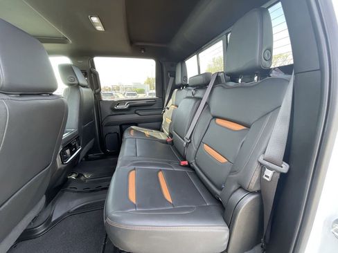 Used 2024 GMC Sierra 2500 AT4 w/ Technology Package AWD/4WD image 43