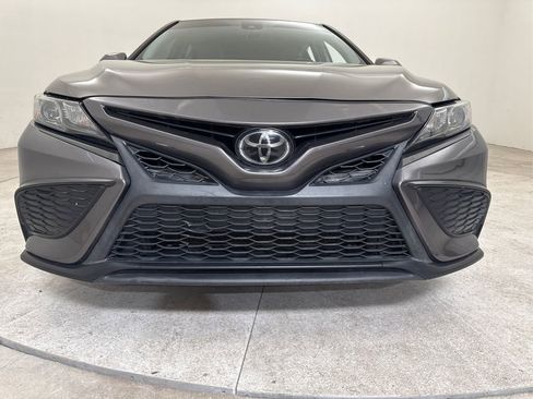 Used 2021 Toyota Camry SE FWD image 18