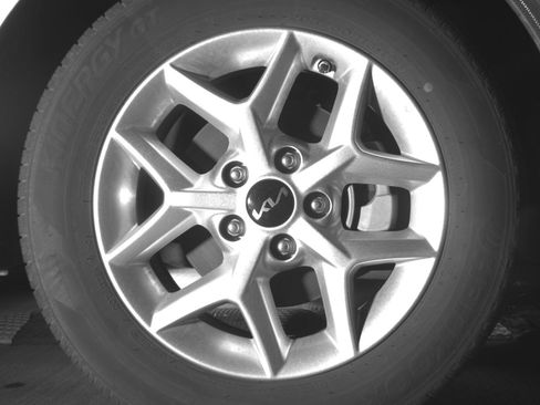 Used 2025 Kia Soul LX w/ LX Technology Package FWD image 13