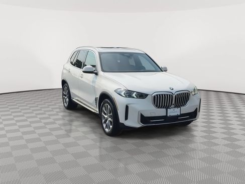Used 2026 BMW X5 xDrive40i w/ Premium Package AWD/4WD image 2
