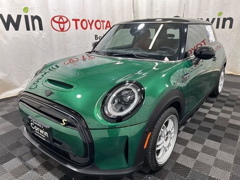 Used 2024 MINI Cooper SE image 3
