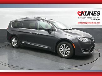 Used 2018 Chrysler Pacifica Touring-L FWD video 1