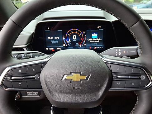 New 2025 Chevrolet Suburban Premier AWD/4WD image 10