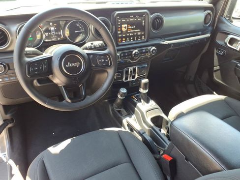 Used 2023 Jeep Wrangler Unlimited w/ Sun & Screen Package AWD/4WD image 22