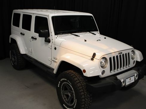 Used 2017 Jeep Wrangler Unlimited Sahara w/ Dual Top Group image 11