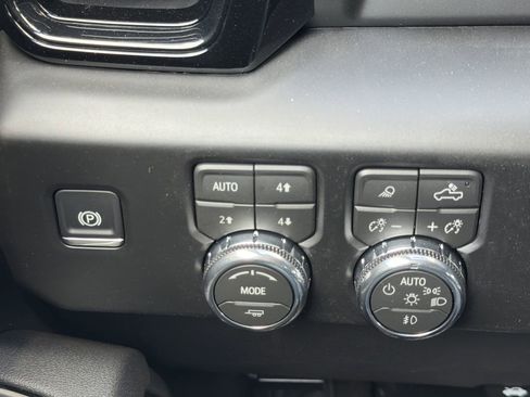 New 2026 GMC Sierra 1500 AT4 w/ Technology Package image 13