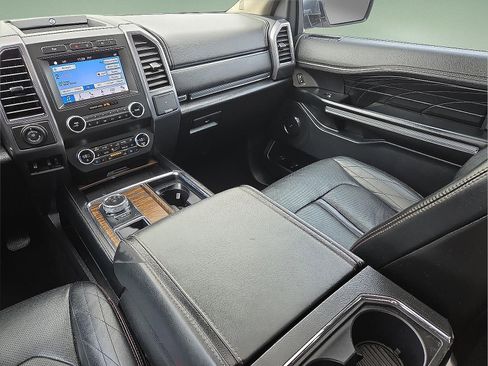 Used 2019 Ford Expedition Platinum RWD image 13