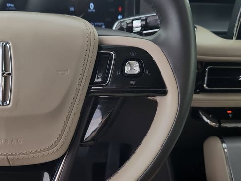 Used 2023 Lincoln Aviator AWD w/ Premium Package image 25